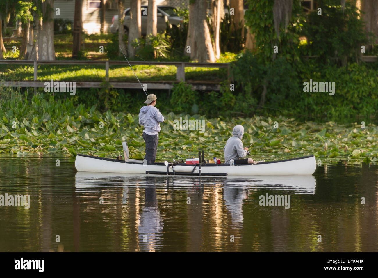 Fishing canoe hires stock photography and images Alamy