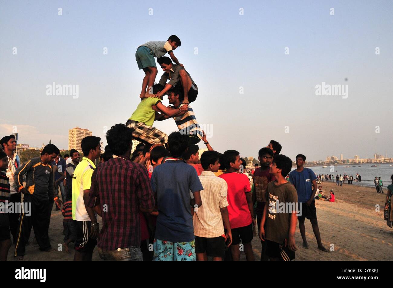 Human pyramid beach hi-res stock photography and images - Alamy