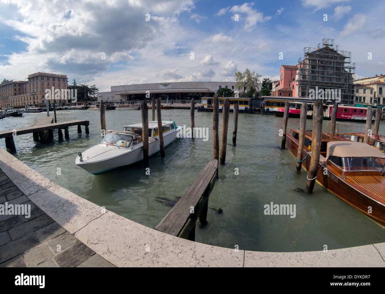 Venice railway station (Venezia S Lucia) at Ferrovia, across the Grand Canal Stock Photo Alamy