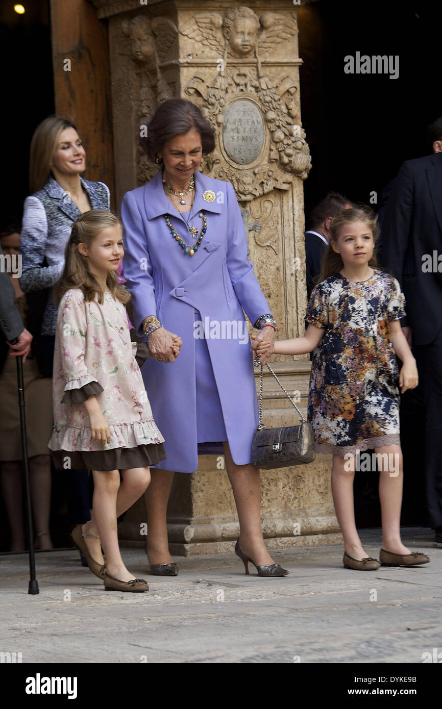 April 20, 2014 - Palma De Mallorca, Islas Baleares, Spain - King Juan Carlos of Spain, Queen Sofia of spain, Princess Sofia of Spain, Princess Leonor of Spain, Prince Felipe of Spain and Princess Letizia of Spain attend Easter Mass at the Cathedral of Palma de Mallorca on April 20, 2014 in Palma de Mallorca, Spain. (Credit Image: © Jack Abuin/ZUMAPRESS.com) Stock Photo