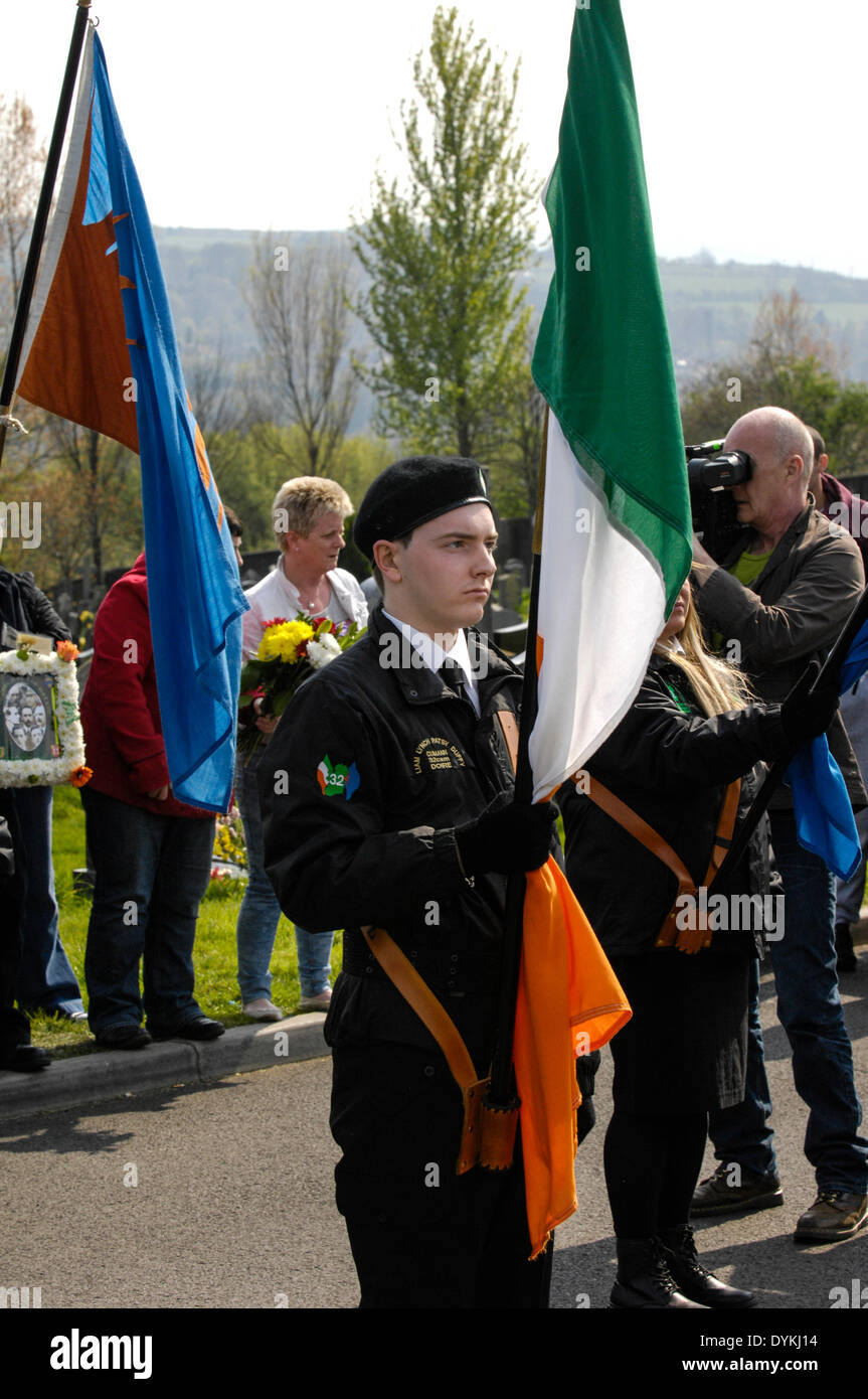 Derry, Londonderry, Northern Ireland. 21st April, 2014. Dissident Republicans Commemorate Easter Rising. A colour party leads the dissident Irish republican 32 County Sovereignty Movement parade to the City Cemetery in Derry to commemorate the 1916 Easter Rising. Credit: George Sweeney/Alamy Live News Stock Photo