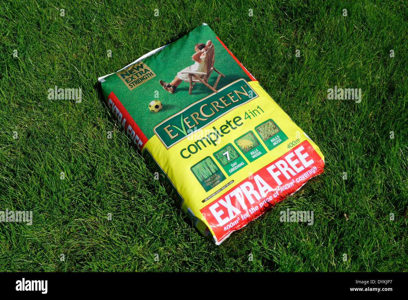 Scotts Evergreen Complete 4 in 1 Granulated Lawn Weed, Feed and