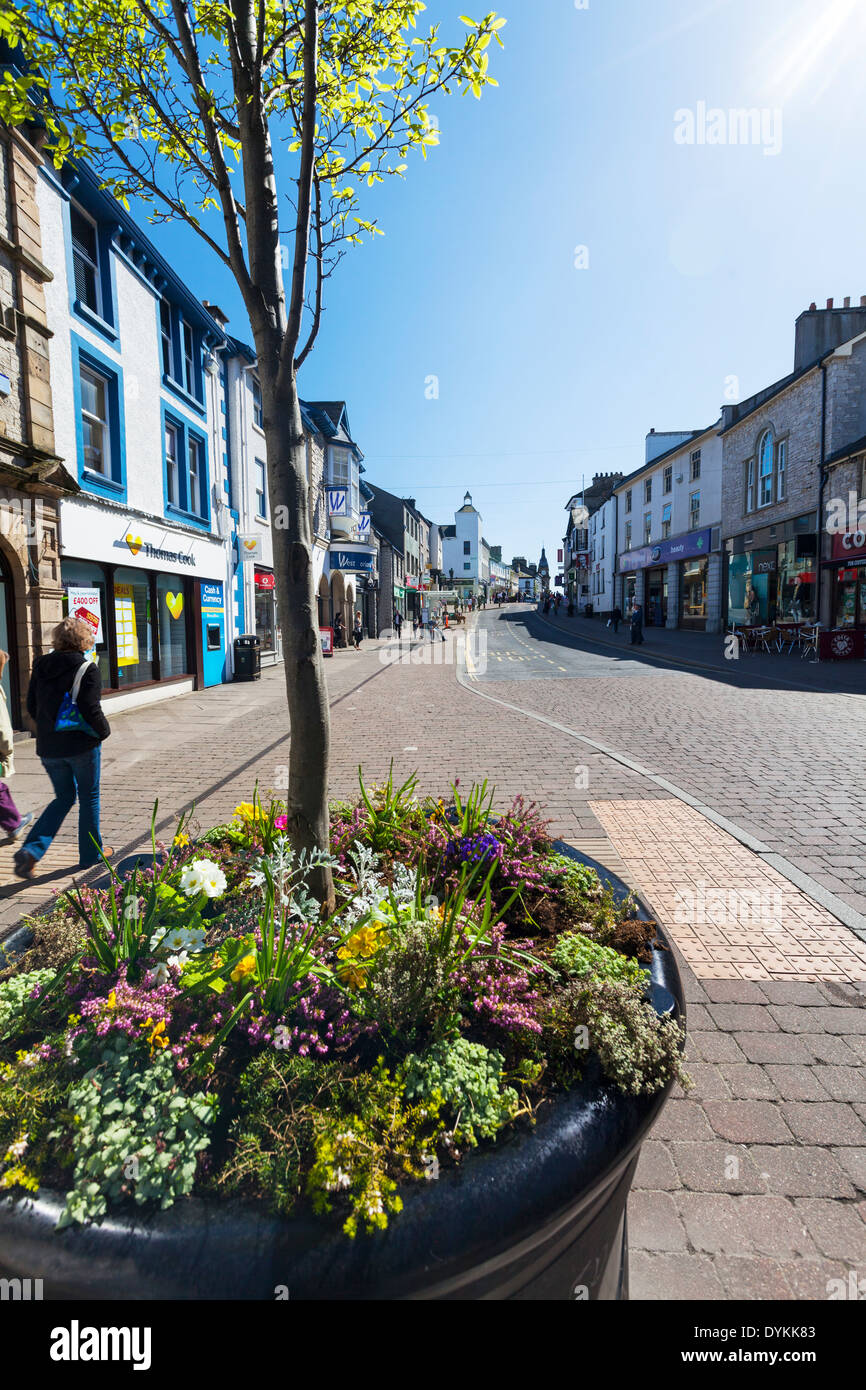 Kendal town centre shops shoppers shopping yorkshire dales national