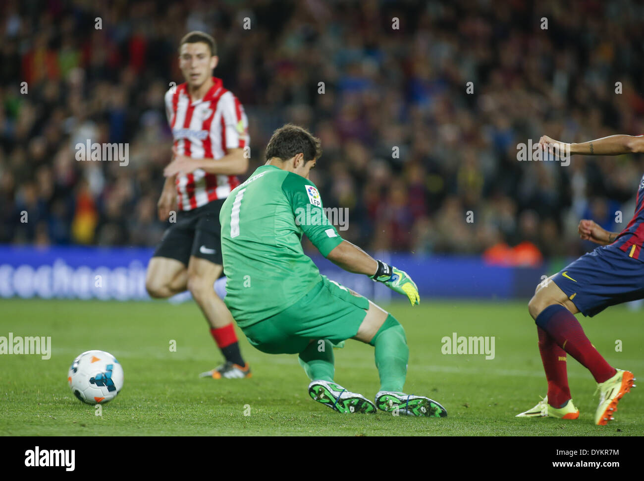 Barcelona, Spain. 20th Apr, 2014. BARCELONA-SPAIN -APRI 20: Goalkeeper and capitan, Iaizoz with Pedro during the match between FC Barcelona and Athletic Bilbao, corresponding to 34th week of the Spanish League played at the Camp Nou on April 20, 2014. (photo: Aline Delfim/Urbanandsport/Nurphoto) © Aline Delfim/NurPhoto/ZUMAPRESS.com/Alamy Live News Stock Photo