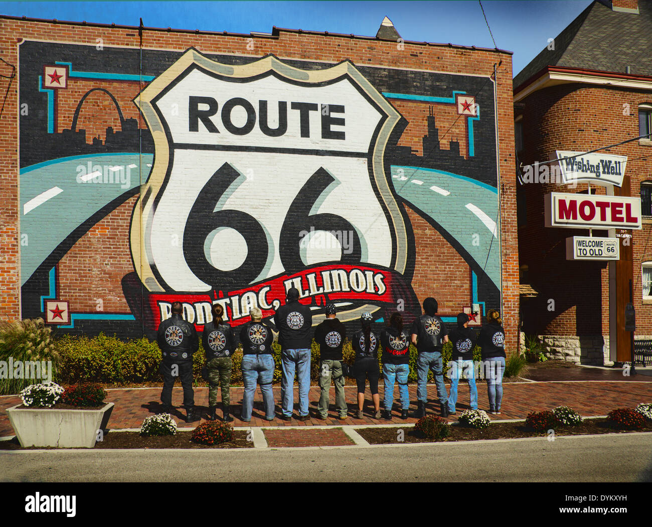 Coyotes Malaga motorcycle club viewing the Route 66 mural  in Pontiac, Illinois, a town along Route 66 Stock Photo