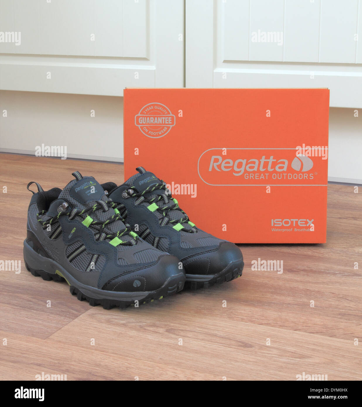 regatta walking boots mens