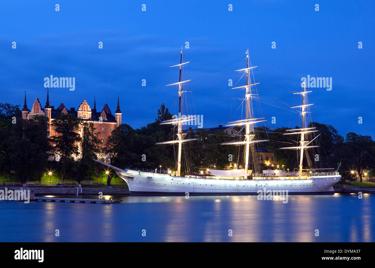 Sailing ship Chapman Boat, Youth Hostel, in front of the Amiralitetshuset building, a branch of the Swedish National Museum, on Stock Photo