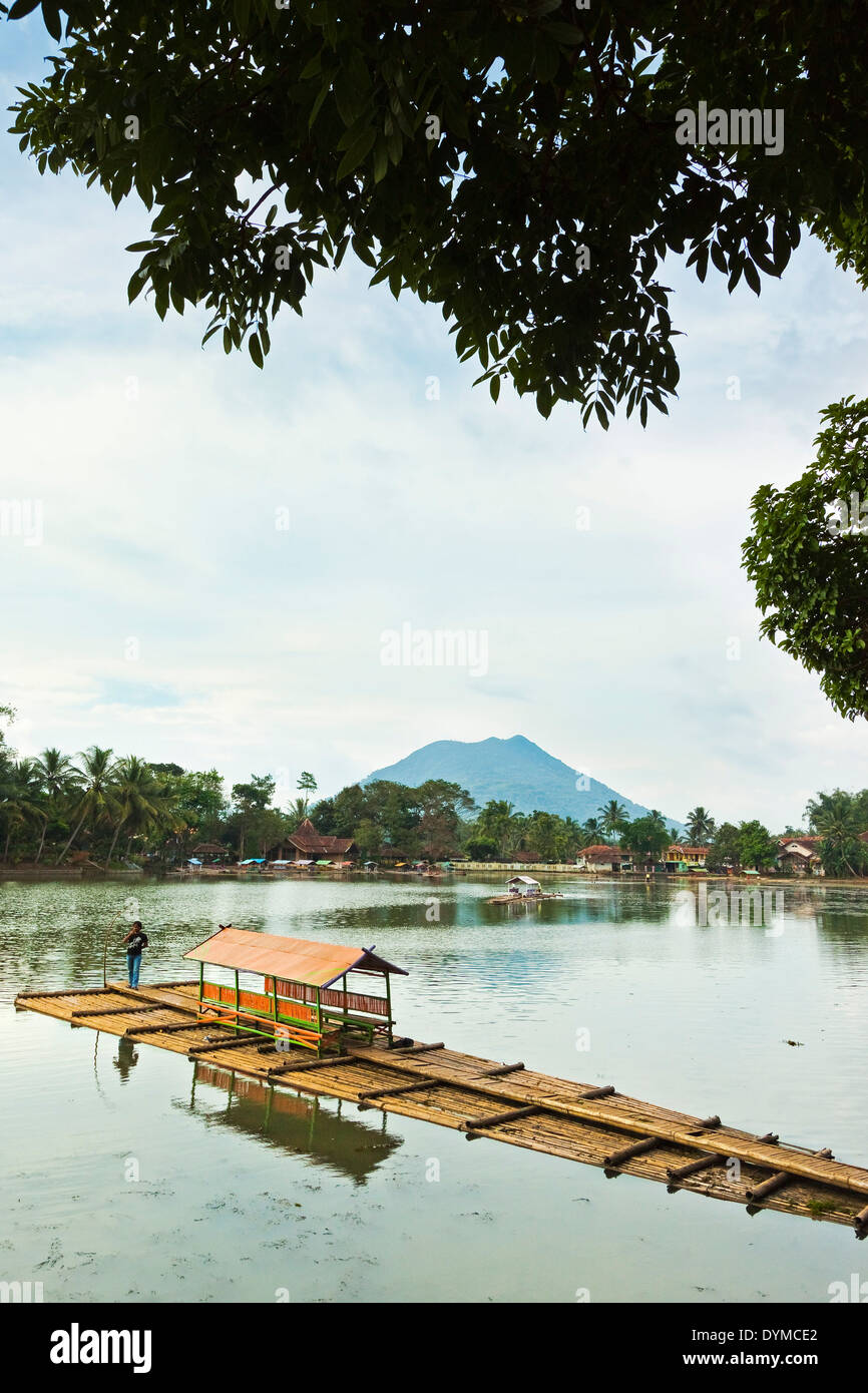 Pulo Java Situ cangkuang lake hi-res stock photography and images - Alamy