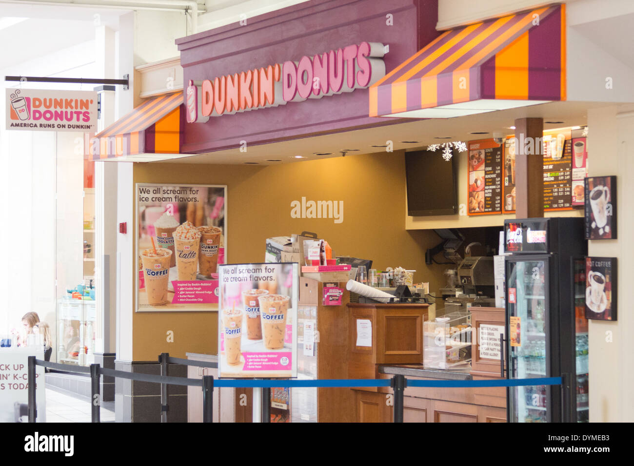 Dunkin Donuts Store Stock Photo 68677143 Alamy