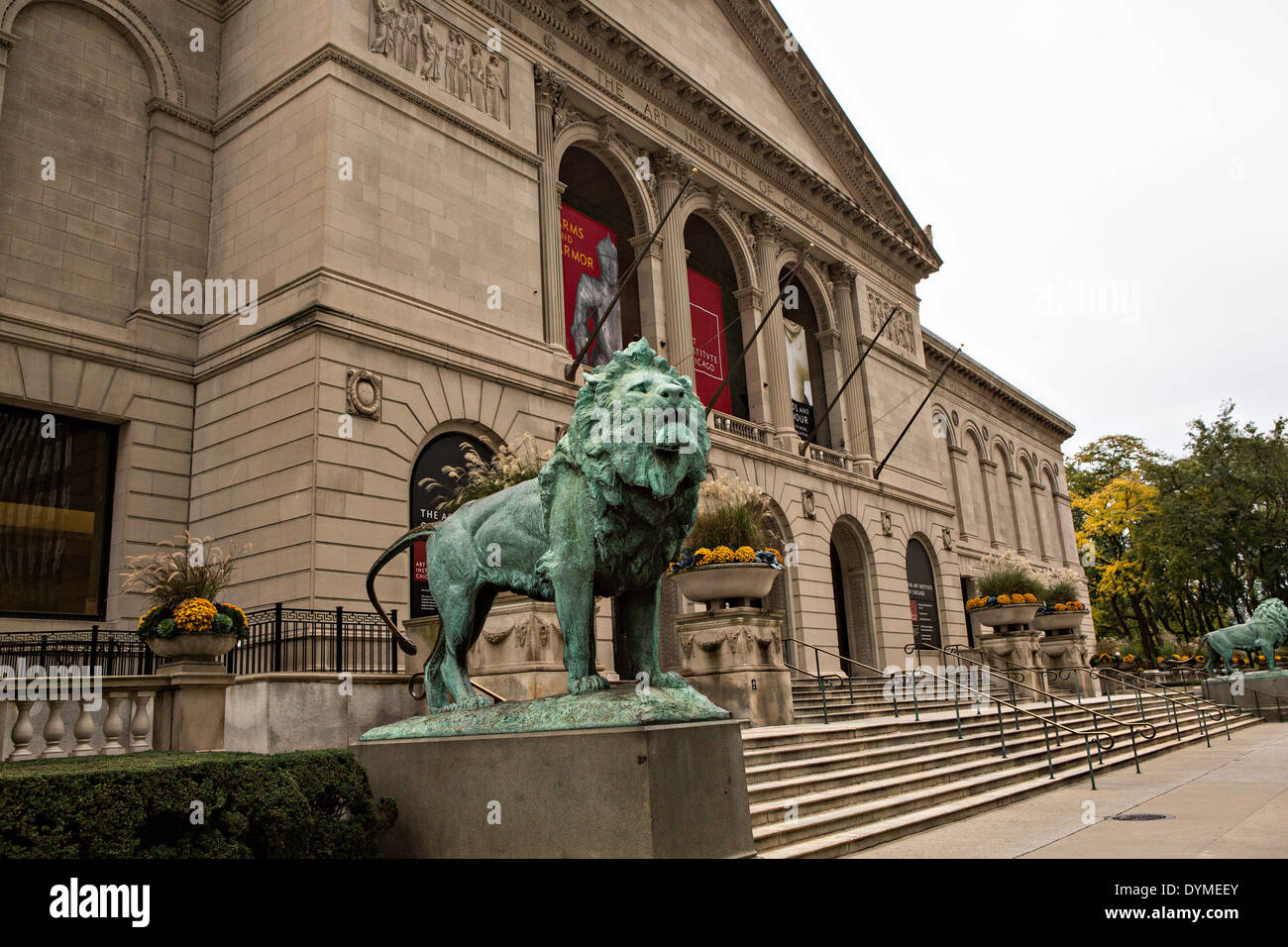 Chicago art institute lions hires stock photography and images Alamy