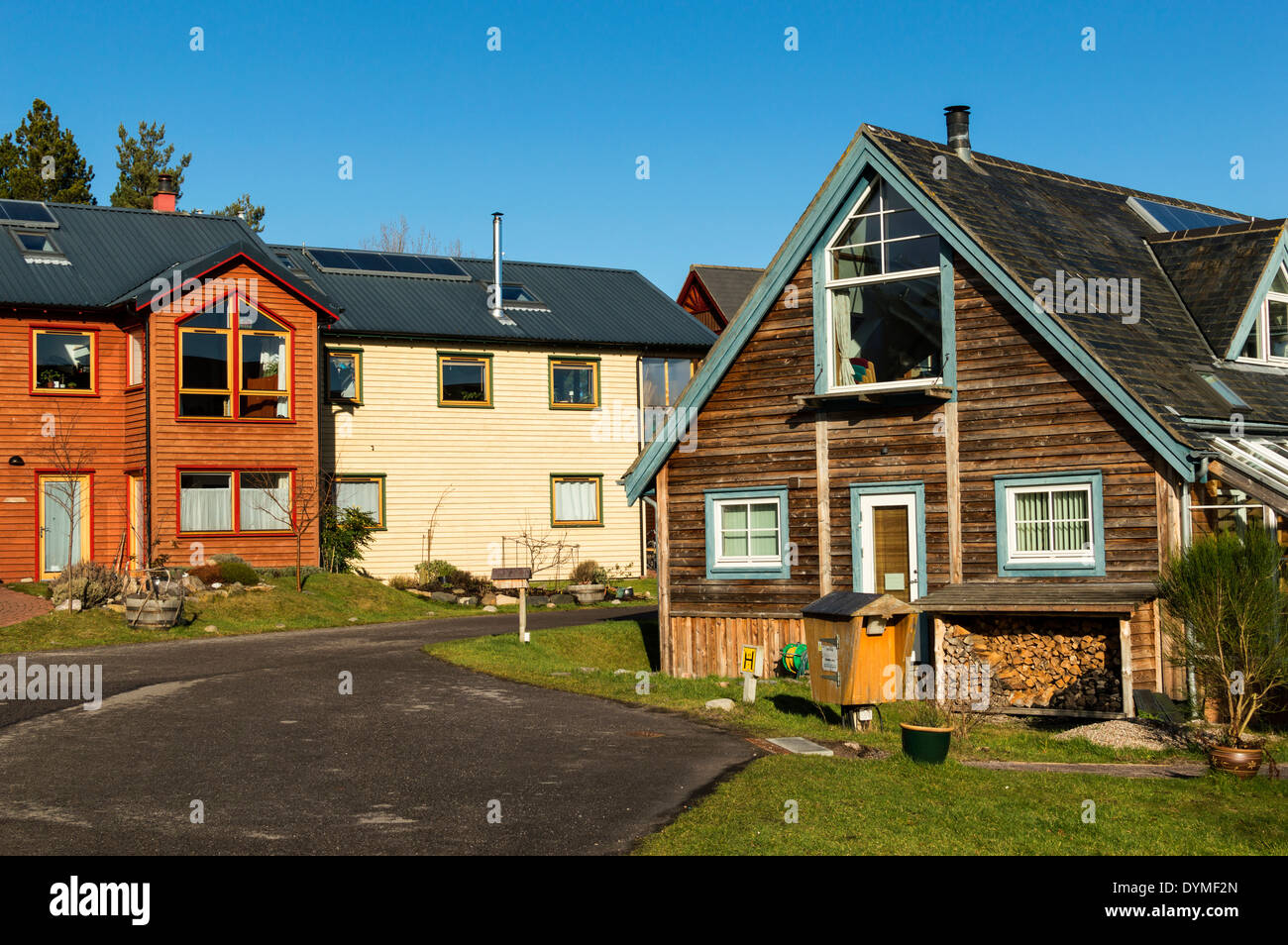 HOUSES IN THE FINDHORN FOUNDATION ECOVILLAGE MORAY SCOTLAND Stock Photo