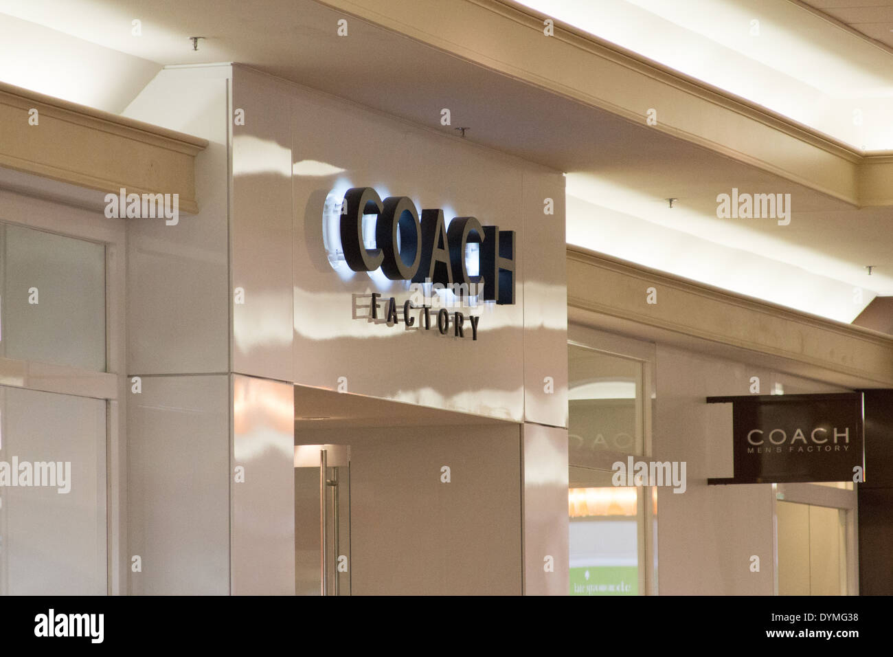 Niagara falls outlet mall hi-res stock photography and images - Alamy