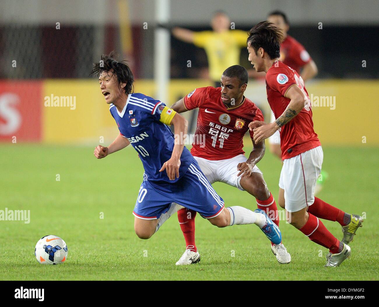 Kanagawa, Japan. 4th Dec, 2021. (L-R) Kazuyoshi Miura, Shunsuke Nakamura  (Yokohama FC) Football/Soccer : 2021 J1 League match between Yokohama FC  0-1 Hokkaido Consadole Sapporo at Nippatsu Mitsuzawa Stadium in Kanagawa,  Japan .