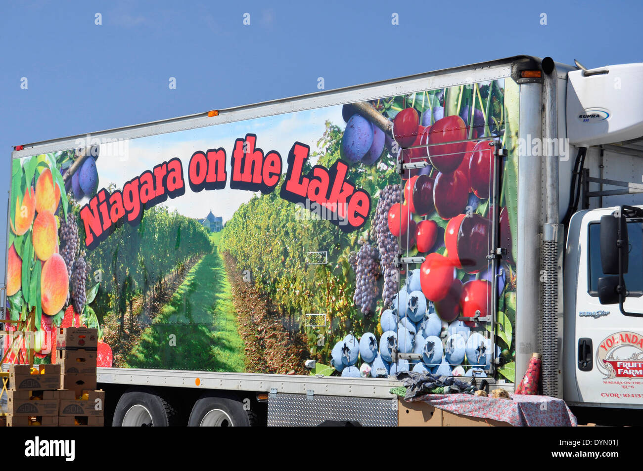Fruit and vegetable truck hires stock photography and images Alamy