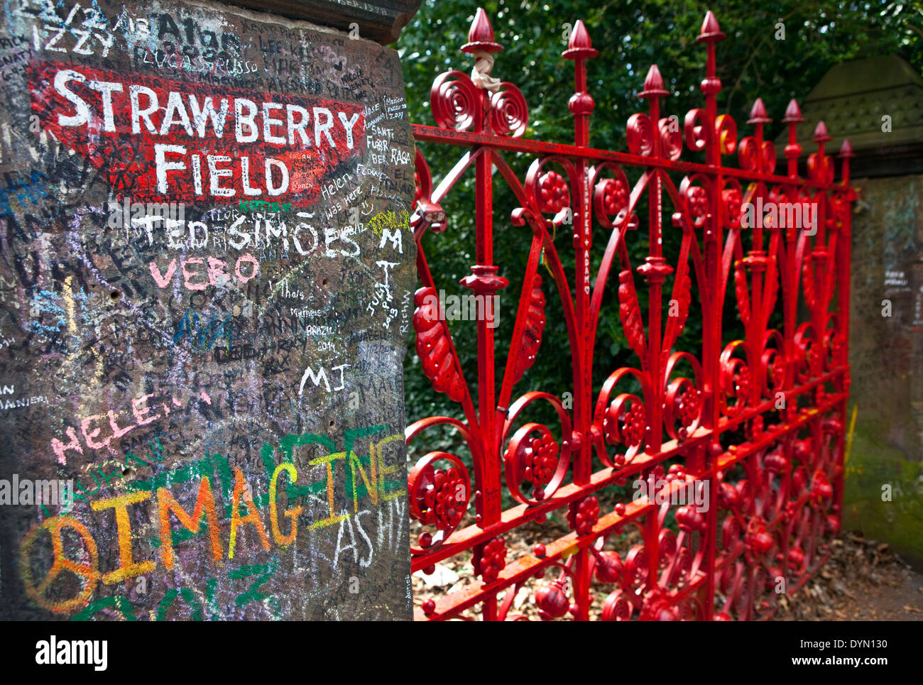 STRAWBERRY FIELDS ：FOEVER ♪90年代V系　コンプリート CANDY FLIP - Strawberry Fields Forever - YouTube