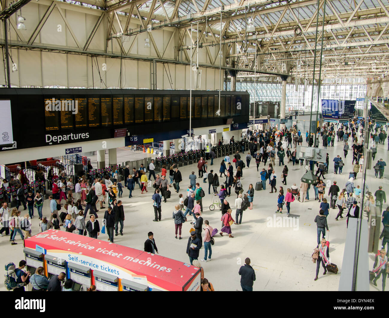 The concourse of London Waterloo train station Stock Photo