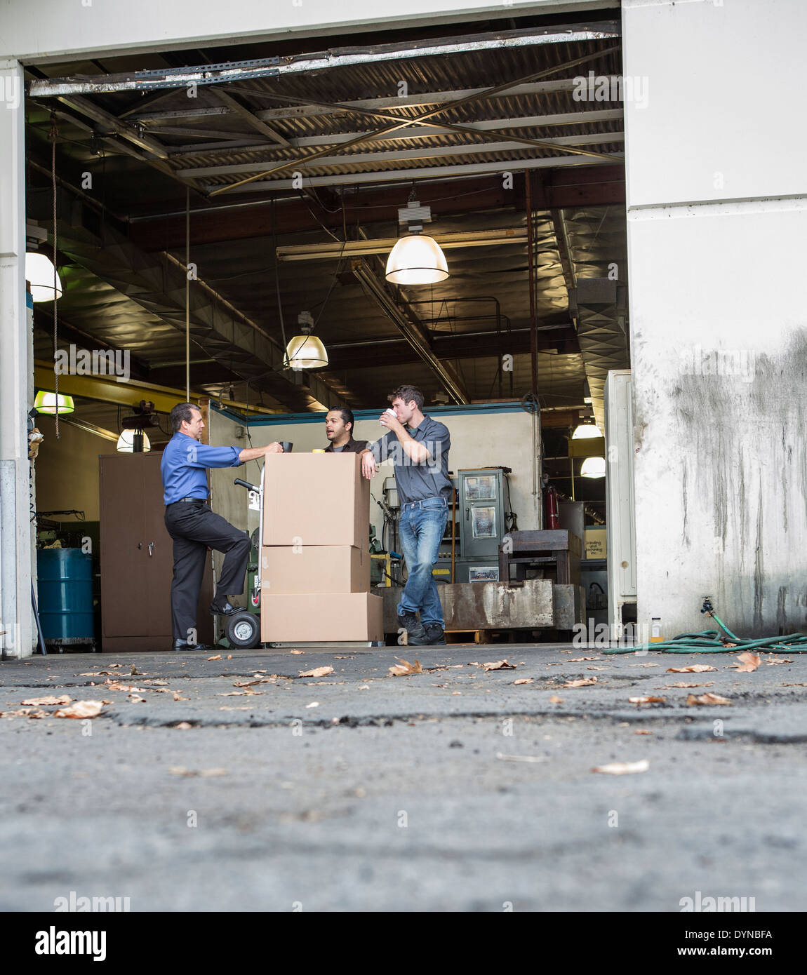 Warehouse loading dock hires stock photography and images Alamy