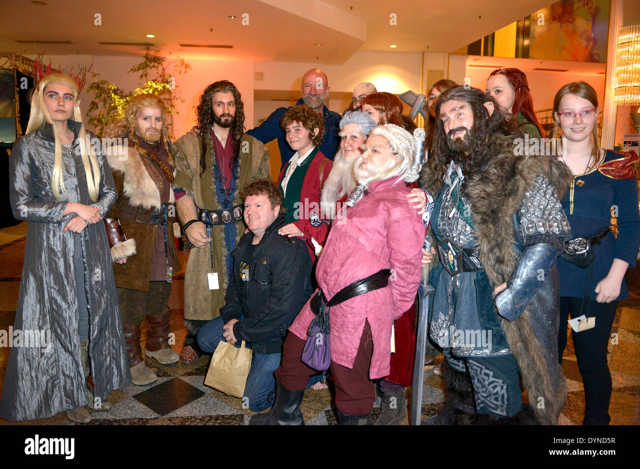 New Zealand Actor Stephen Hunter And Scottish Actor Graham Mctavish Stock Photo Alamy