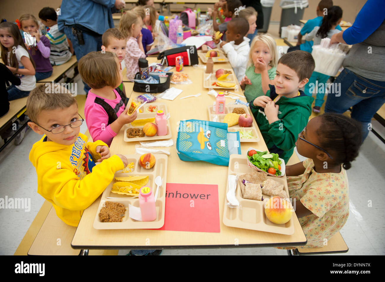 Kids school lunch cafeteria hi-res stock photography and images - Alamy