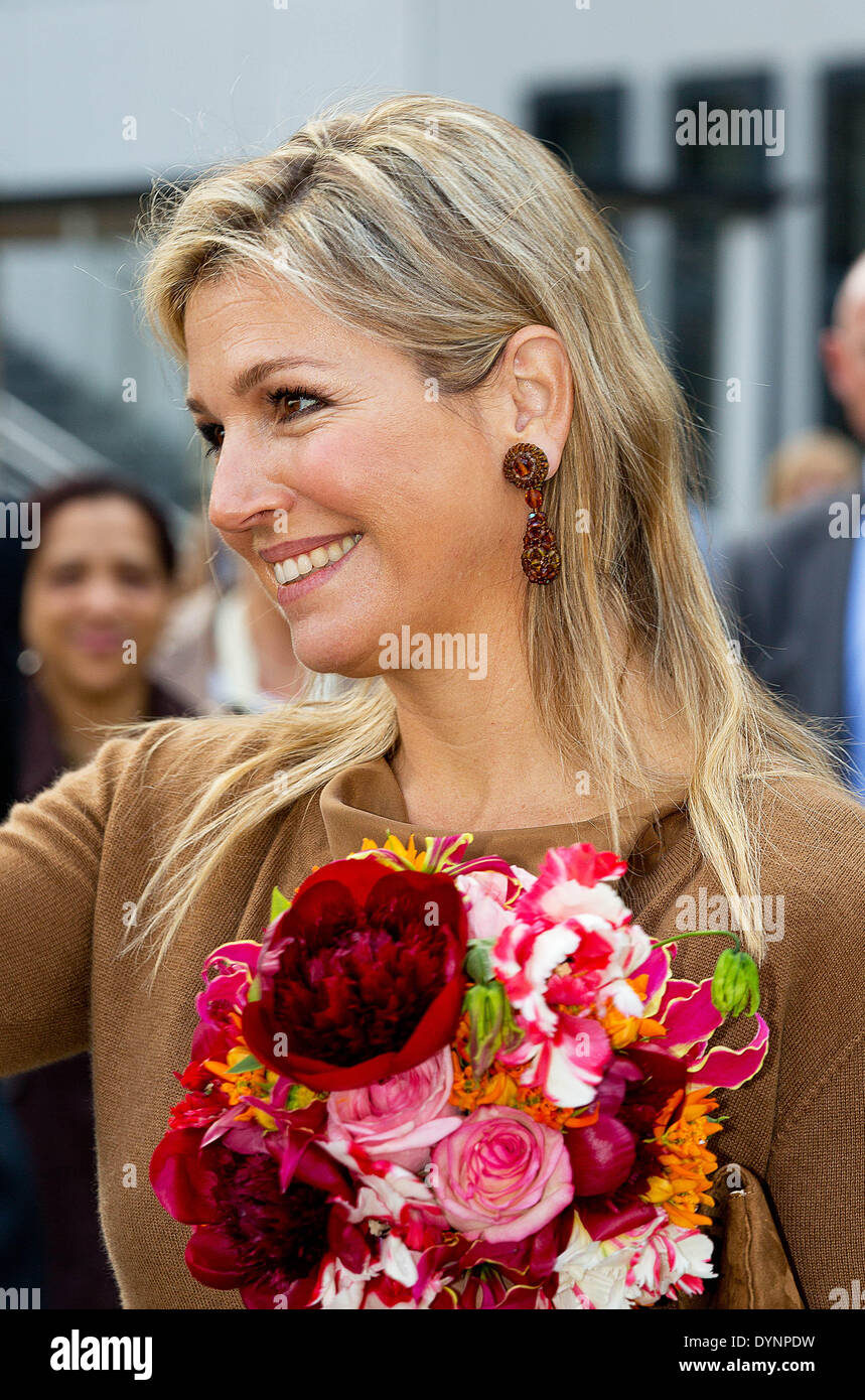Queen Maxima at the 1000th language course for Hago Care cleaners at the Erasmus Medical Center in Rotterdam. The Queen handed out the language certificates. Photo: RPE-Albert Nieboer - - - NO WIRE SERVICE Stock Photo