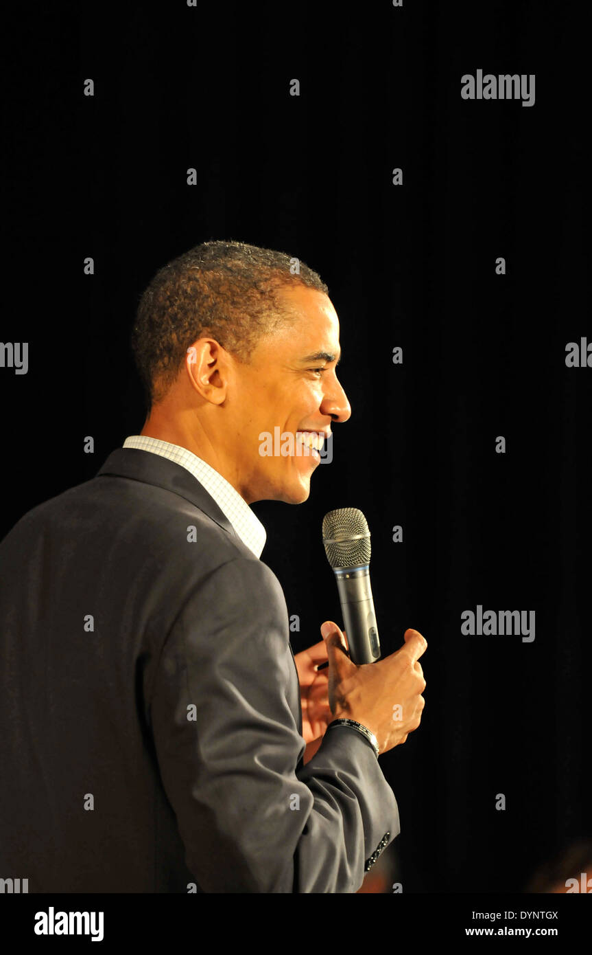Sen. Barack Obama speaks at a town meeting at Randor Middle School in Wayne, Pa. June 14 2008. Stock Photo