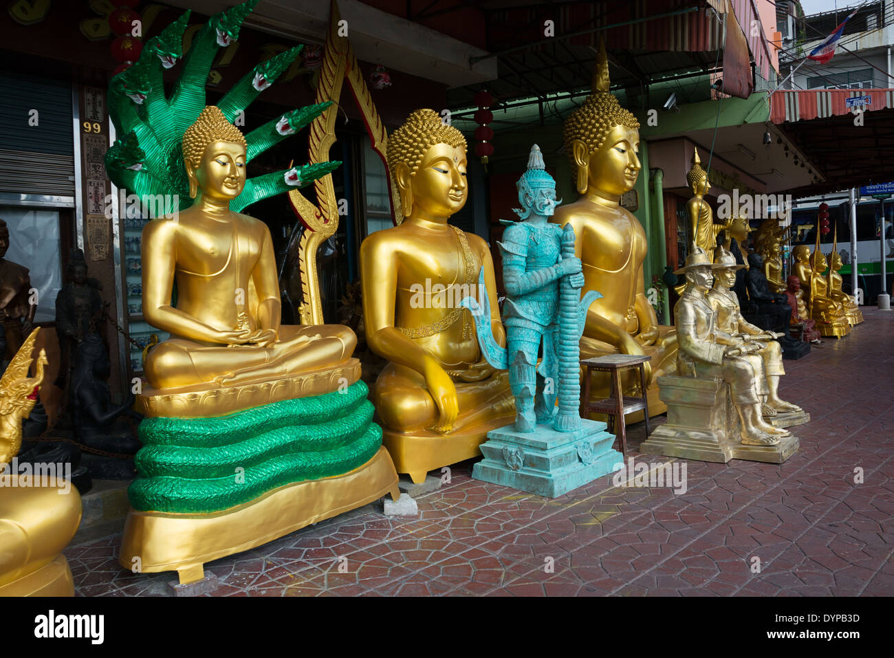 Statues outside shop hires stock photography and images Alamy