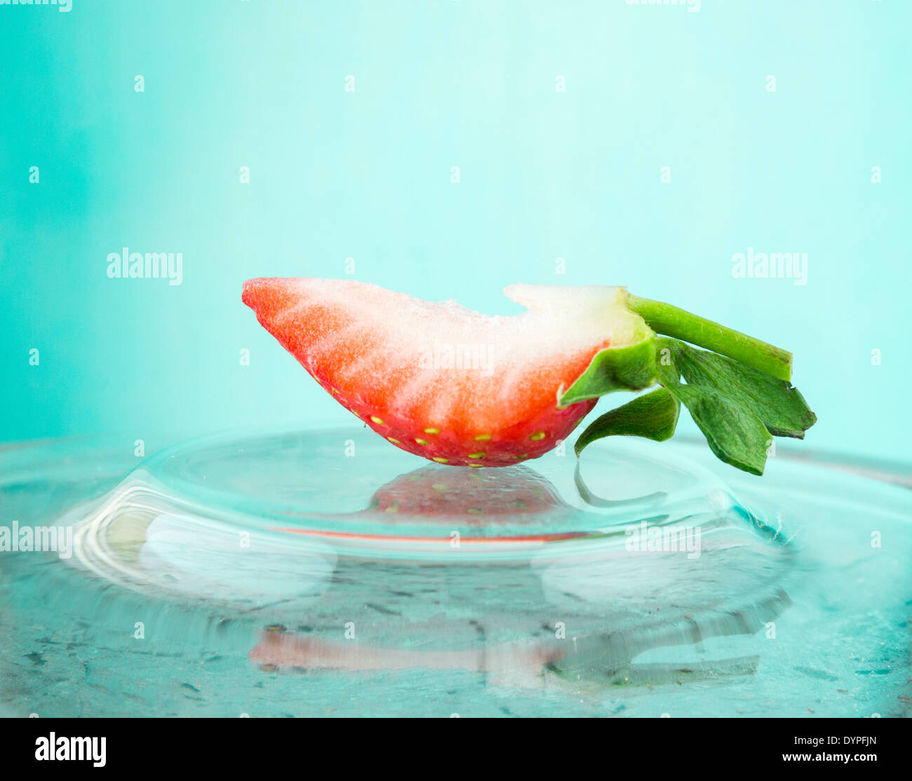 Background strawberry slices hi-res stock photography and images - Alamy