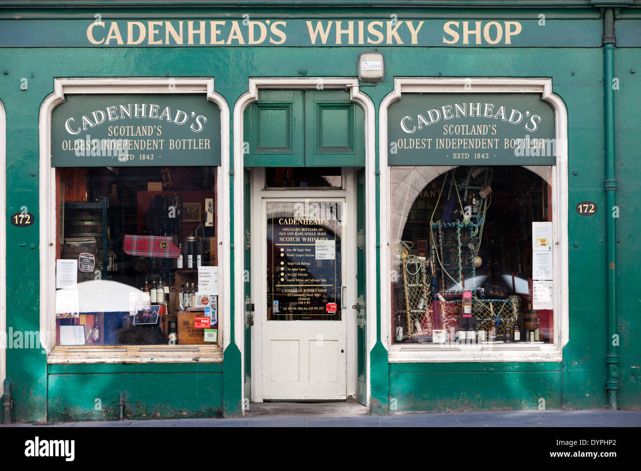 Cadenhead's Whisky Shop on the Royal Mile, Edinburgh Stock Photo