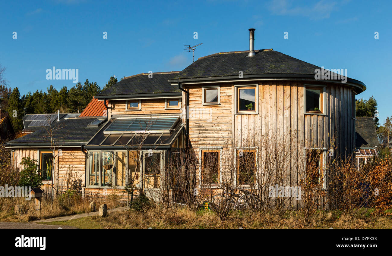 WOODEN HOUSE IN THE FINDHORN FOUNDATION ECOVILLAGE MORAY SCOTLAND Stock