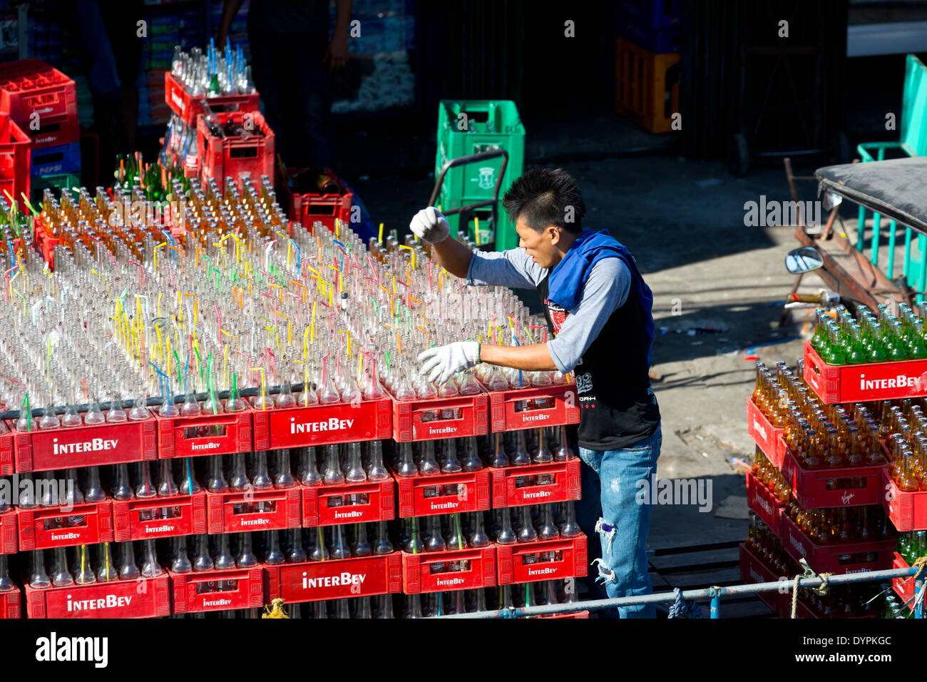 Soft drinks crate hires stock photography and images Alamy