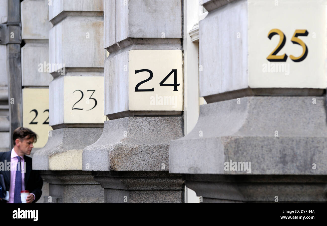 London, England, UK. Street numbers in Threadneedle Street; 22 - 25 Stock Photo