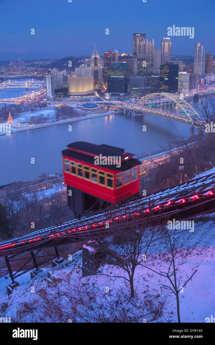 CHRISTMAS LIGHTS DUQUESNE INCLINE RED CABLE CAR MOUNT WASHINGTON PITTSBURGH SKYLINE PENNSYLVANIA USA Stock Photo