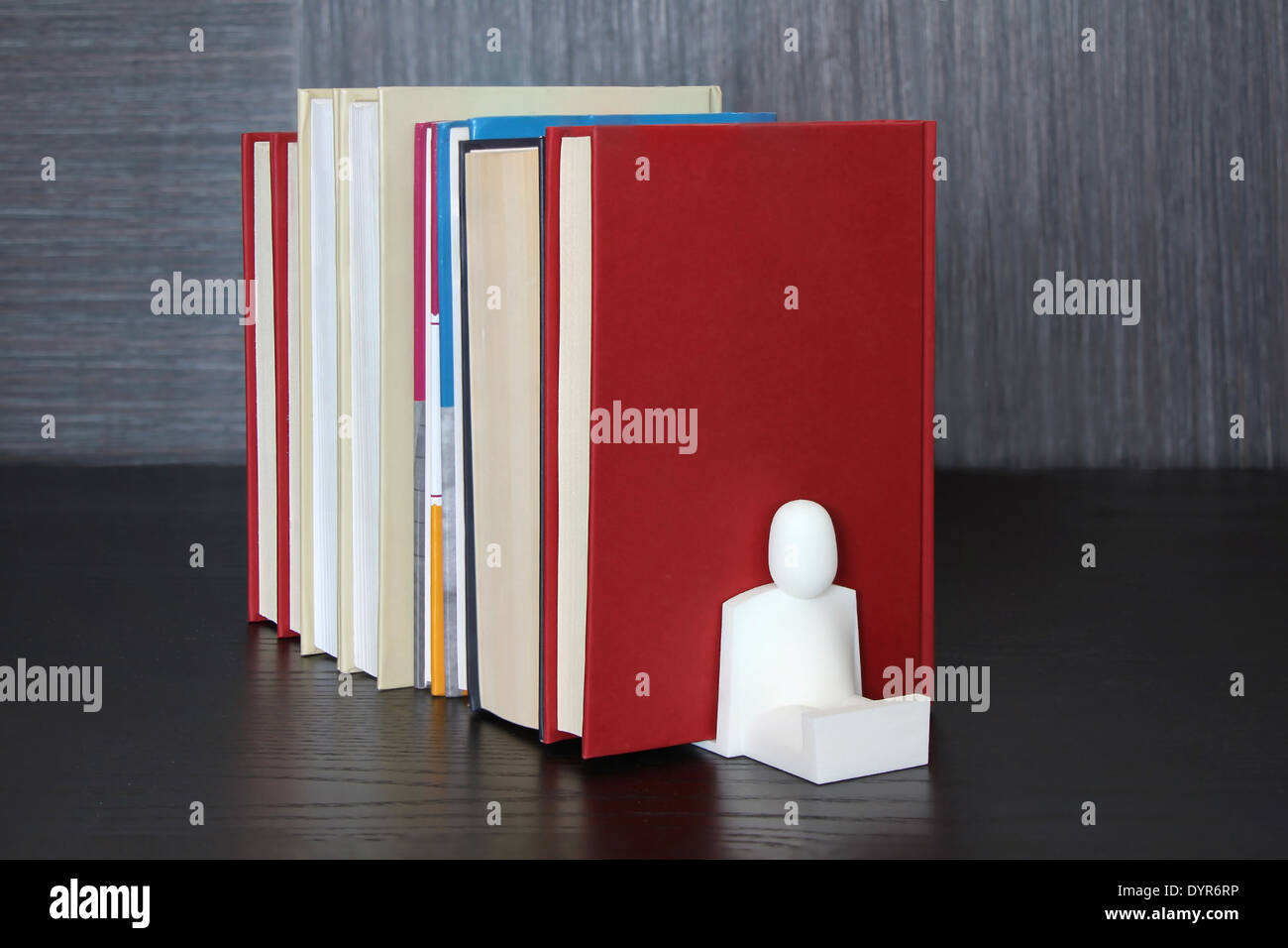 Row of books on shelf hires stock photography and images Alamy