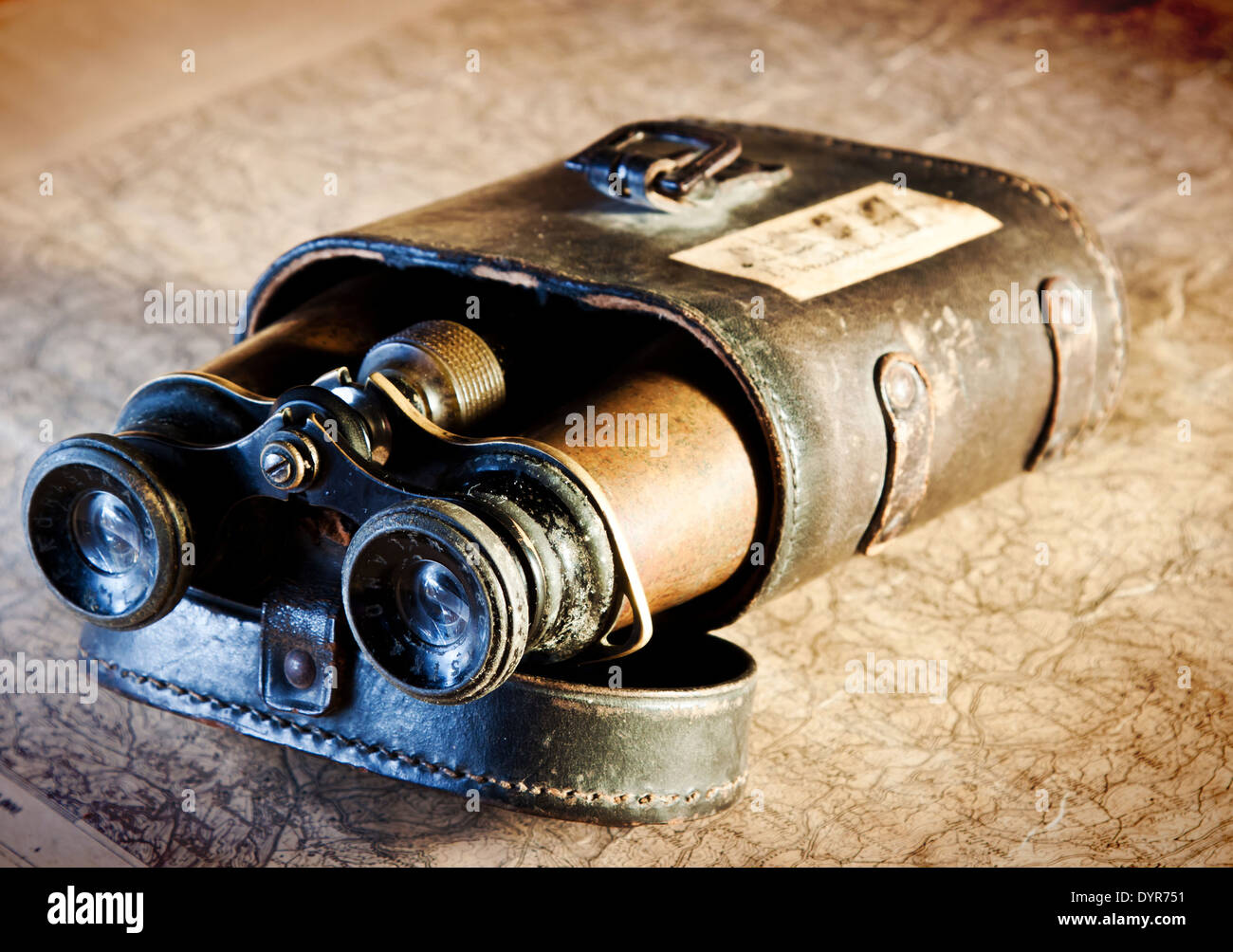 Бинокль кеплера. Бинокль colmont paris. Бинокль luger dx 10x42. Бинокль старинный. Дурбин бинокль древний.