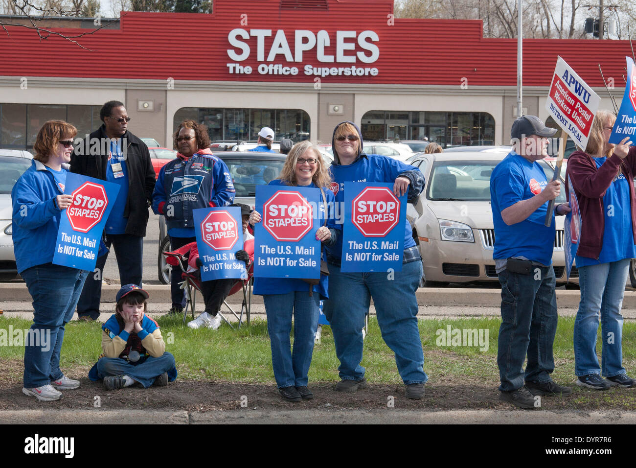 US Postal Service to No Longer Offer Services at Staples