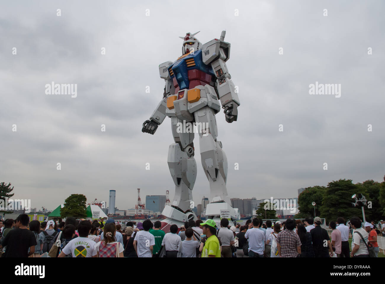 Gundam Life-Size Replica In Odaiba, Tokyo, Japan Stock Photo - Alamy