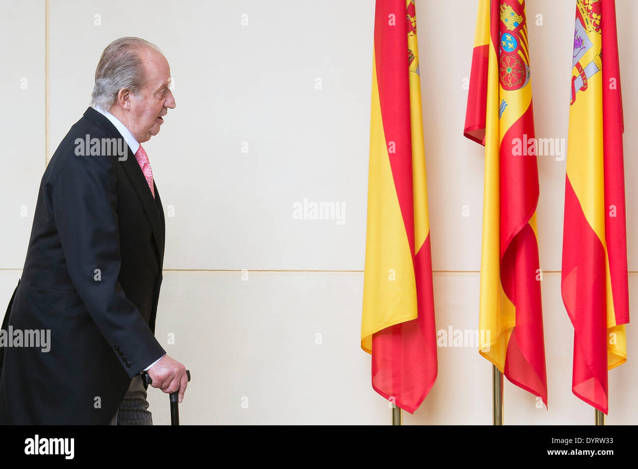 Madrid, Spain. 23rd Apr, 2014. Spain's King Juan Carlos at the Cervantes Award 2014 at Alcala de Henares University, outskirts of Madrid, Spain, 23 April 2014. Cervantes Prize is awarded annually to honour the lifetime achievement of an outstanding writer in the Spanish language. Poniatowska wears an outfit made by indiginous women from Juchitan (Oaxaca, Mexico), ussually chosen for solemn occasions. © dpa/Alamy Live News Stock Photo