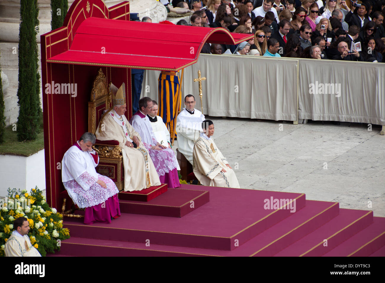 Pope Benedict XVI celebrates the mass of Beatification of John Paul II ...