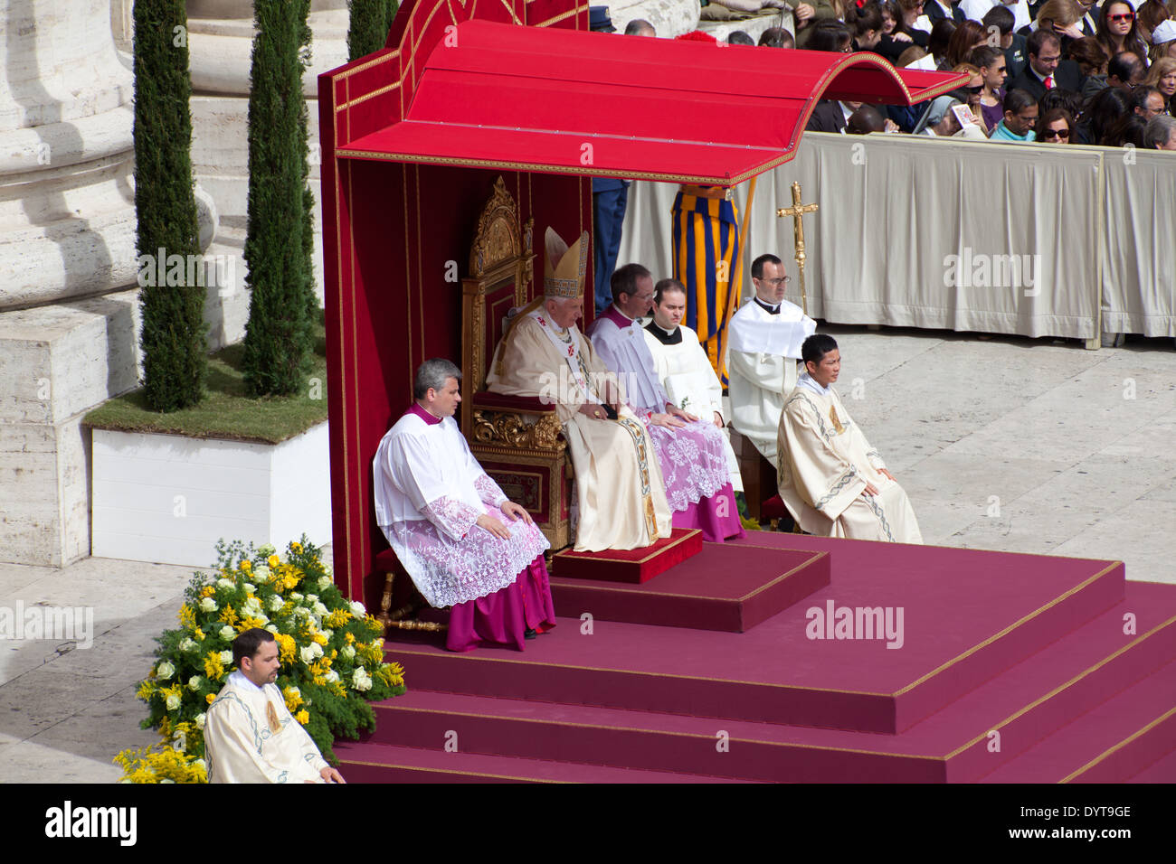 Pope Benedict XVI celebrates the mass of Beatification of John Paul II ...