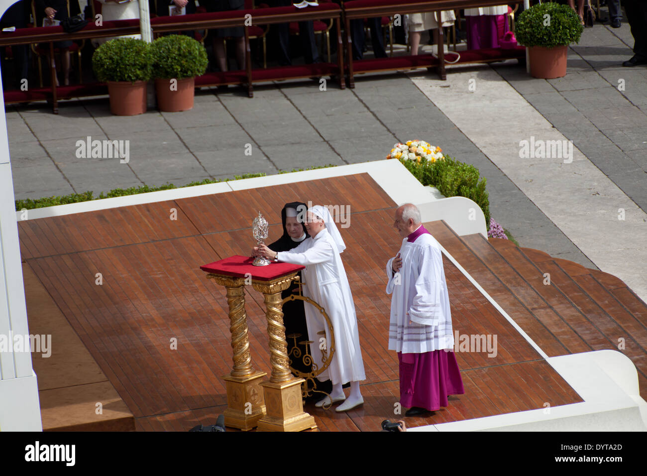 Pope Benedict XVI celebrates the mass of Beatification of John Paul II ...