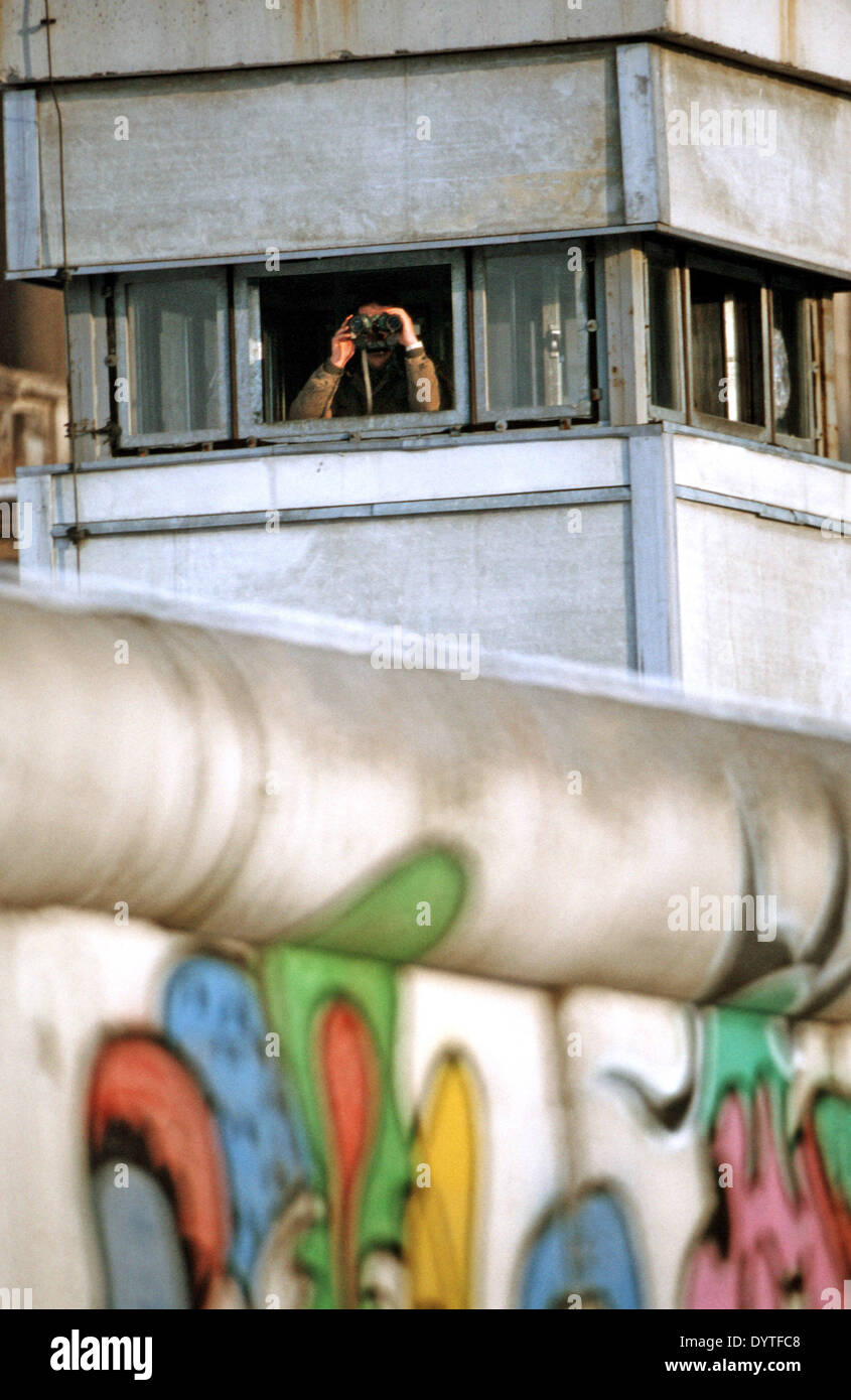 Guard tower at the Berlin Wall, 1987 Stock Photo