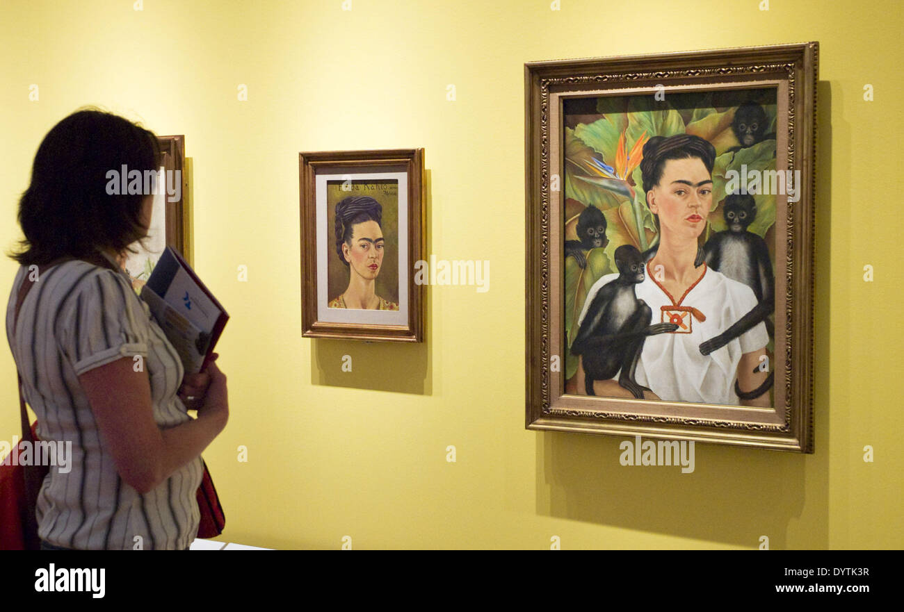 Frida kahlo portrait painting hi-res stock photography and images - Alamy