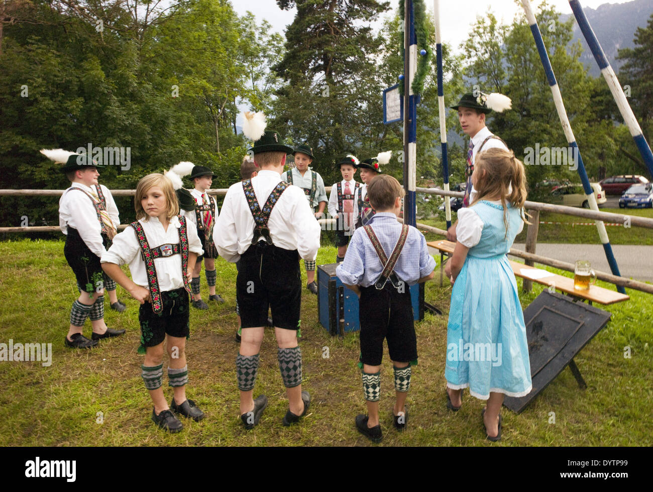 Folk lifestyle hi-res stock photography and images - Alamy