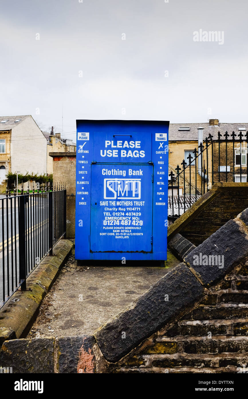 Clothing bank hires stock photography and images Alamy