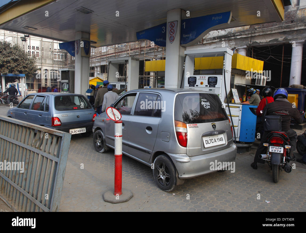 Bharat petroleum hires stock photography and images Alamy