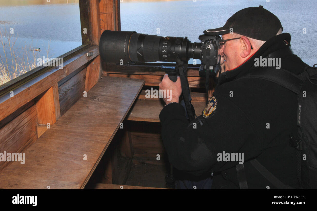 Photographer photography bird a hi-res stock photography and images - Alamy