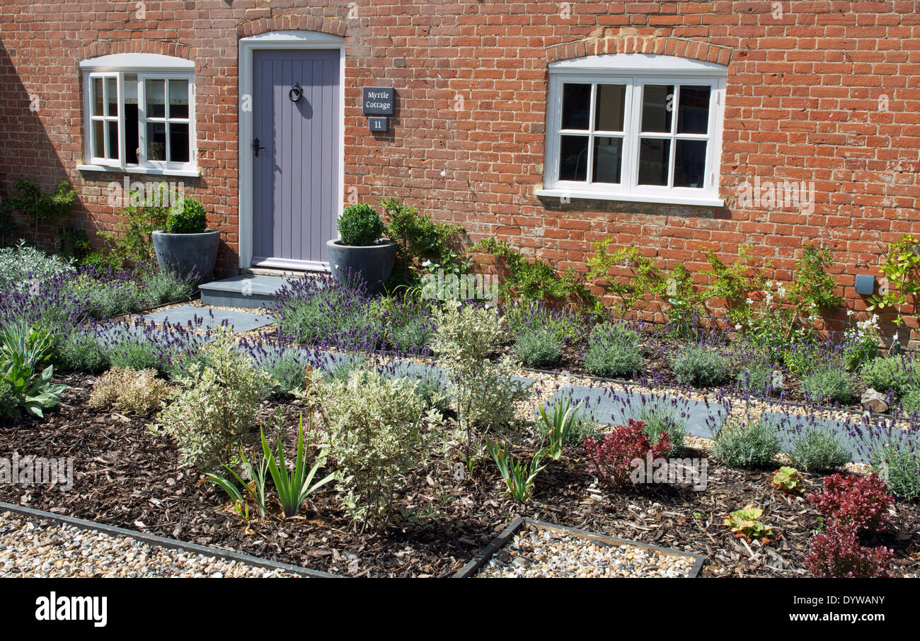 Cottage front garden hi-res stock photography and images - Alamy