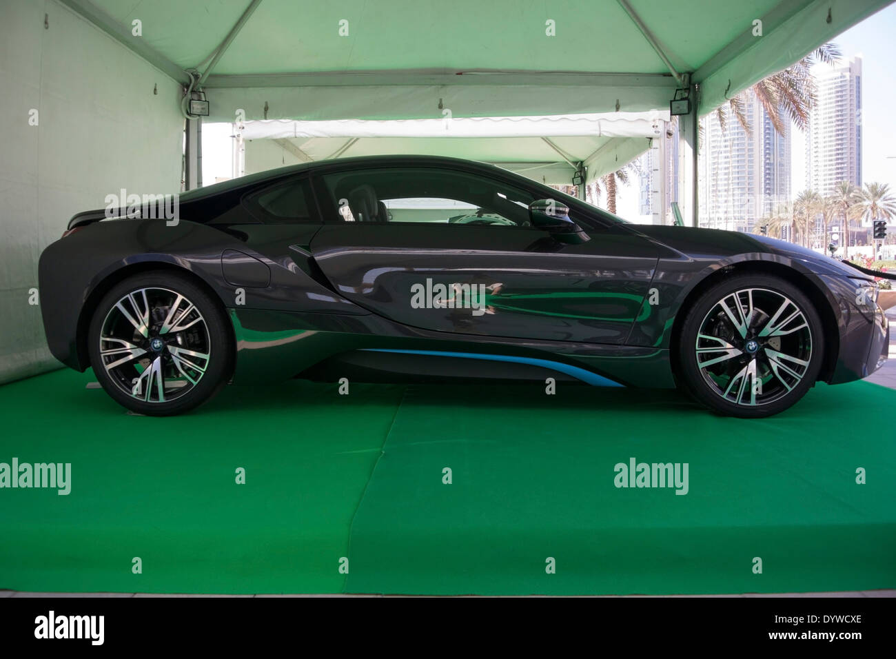 2014 Black BMW i8 Hybrid 2 door gullwing sports coupe Stock Photo - Alamy