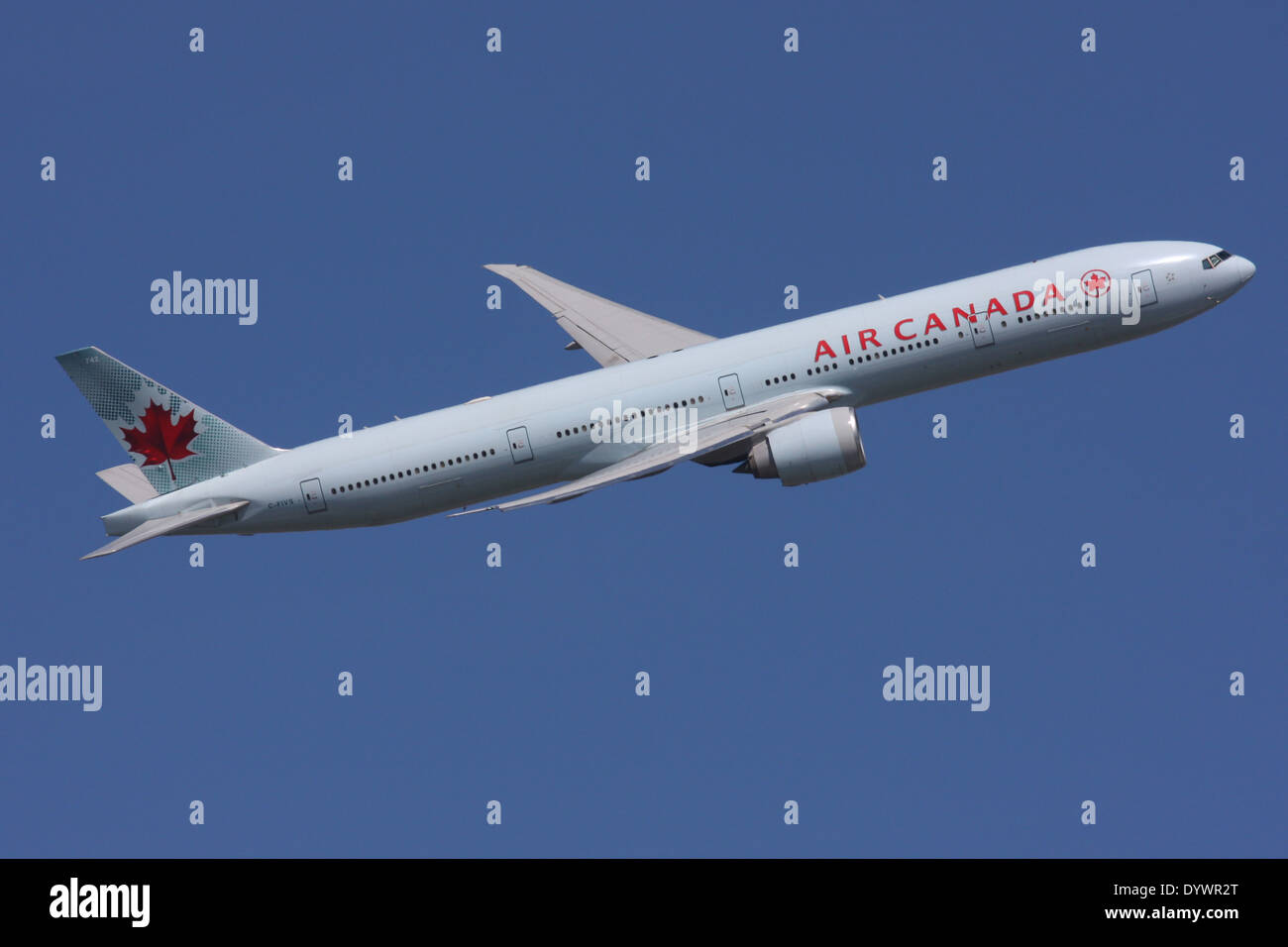 AIR CANADA BOEING 777 300 Stock Photo - Alamy
