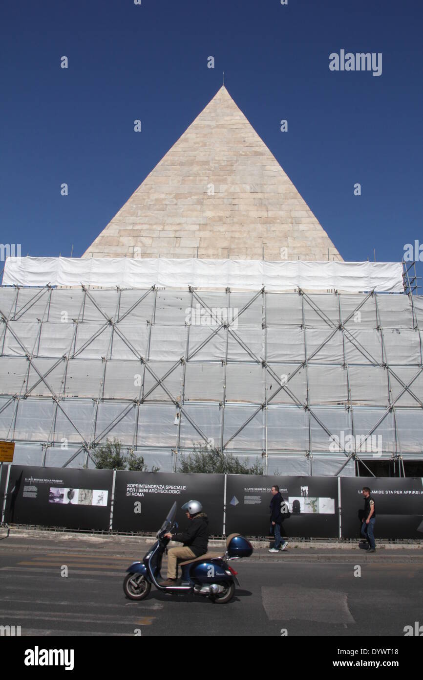 Pyramid Scaffold Pyramid restoration completion hi-res stock photography and images - Alamy